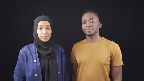 Nahaufnahmeporträt-Eines-Afrikanischen-Muslimischen-Jungen-Und-Mädchens.-Islamische-Bruderschaft.